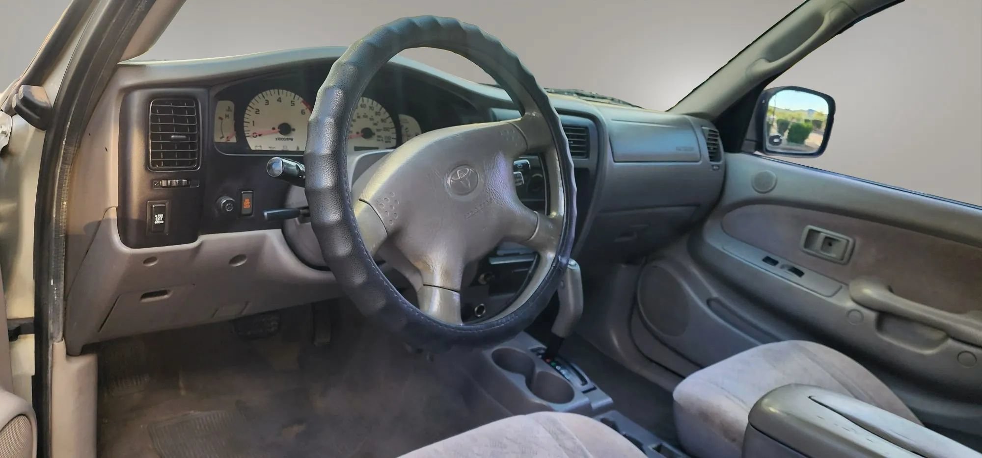 Used 2002 Toyota Tacoma PreRunner w/ SR5 Pkg w/ Chrome Pkg RWD image 11