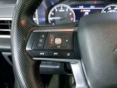 Used 2024 Mitsubishi Outlander SE image 18