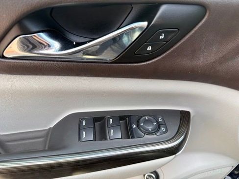 Used 2017 GMC Acadia SLT FWD image 12
