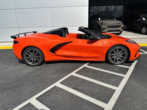 Used 2025 Chevrolet Corvette Stingray Premium Conv w/ Z51 Performance Package RWD image 3