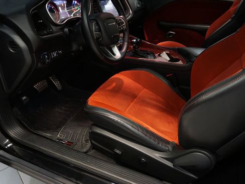 Used 2015 Dodge Challenger R/T Plus image 27