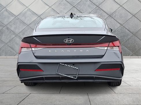 Certified 2025 Hyundai Elantra Sport image 6