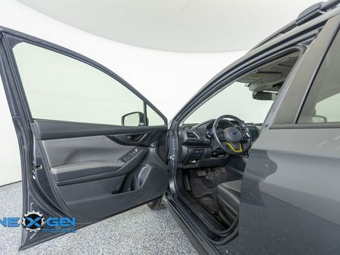 Used 2022 Subaru Crosstrek 2.5i Sport w/ Moonroof Package AWD/4WD image 9