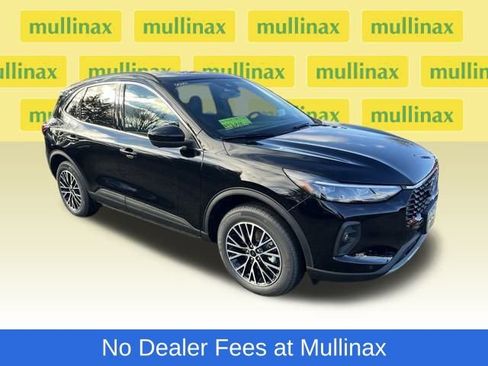 New 2025 Ford Escape SE w/ PHEV Premium Package FWD image 1