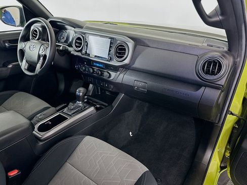 Certified 2023 Toyota Tacoma TRD Off-Road image 27