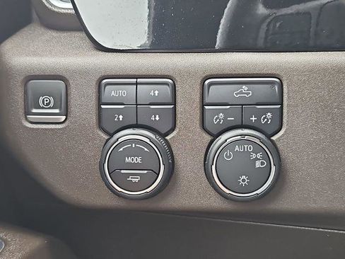 Certified 2024 Chevrolet Silverado 1500 LT AWD/4WD image 16