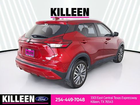 Used 2023 Nissan Kicks SV image 8