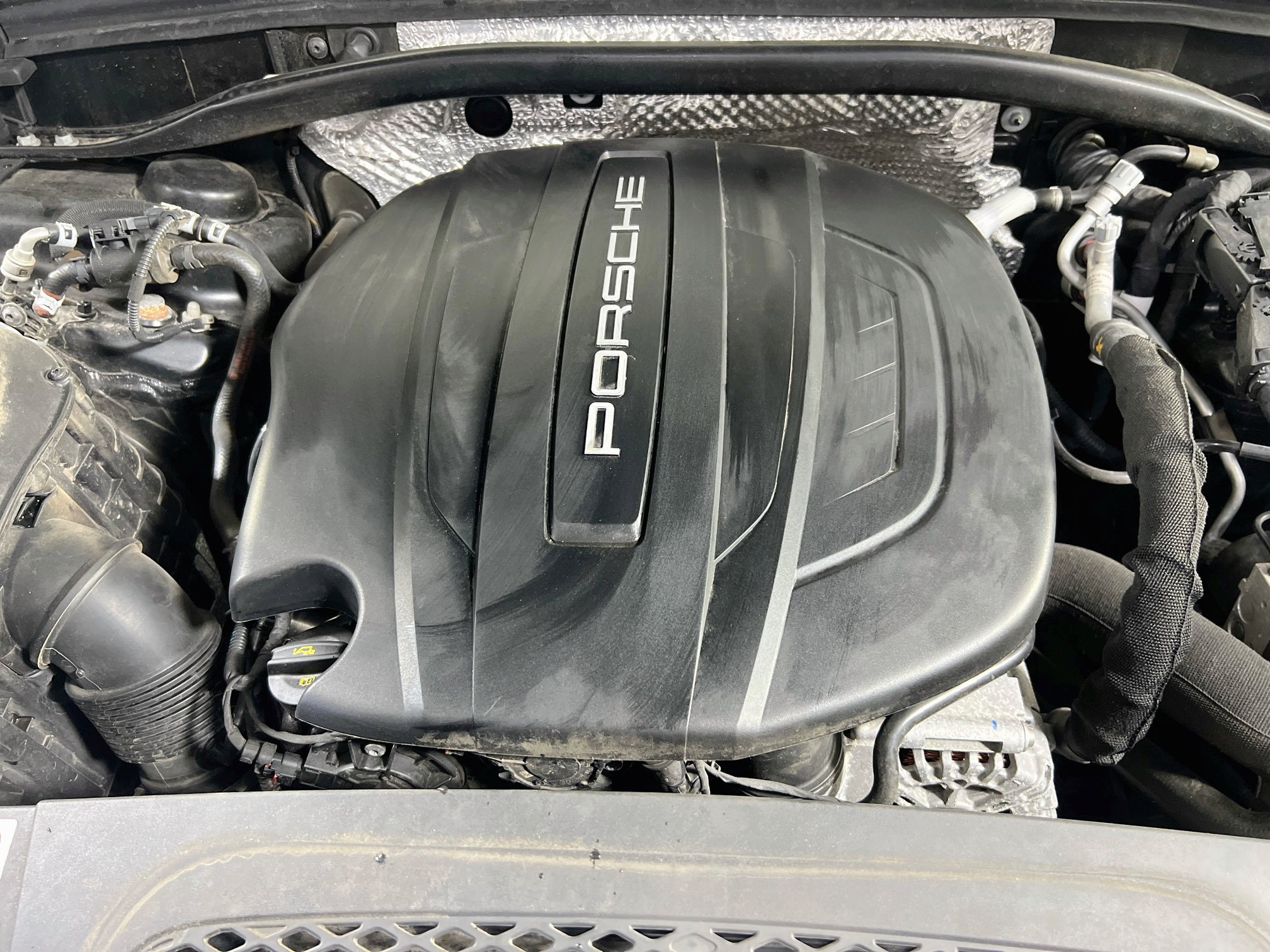 Used 2020 Porsche Macan AWD/4WD image 30