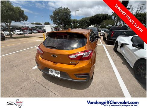 Used 2017 Chevrolet Cruze Premier FWD image 11