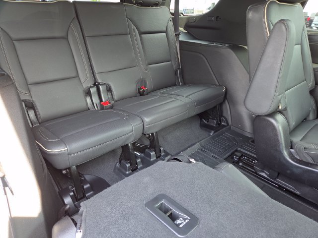 Used 2023 GMC Yukon SLT w/ SLT Luxury Package AWD/4WD image 24