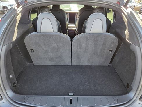 Used 2021 Tesla Model X Long Range image 9