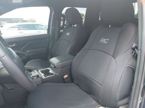 Used 2024 Toyota Tacoma TRD Sport AWD/4WD image 15