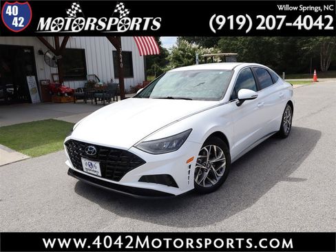 Used 2022 Hyundai Sonata SEL FWD image 1