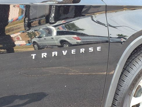 Used 2019 Chevrolet Traverse LT FWD image 31