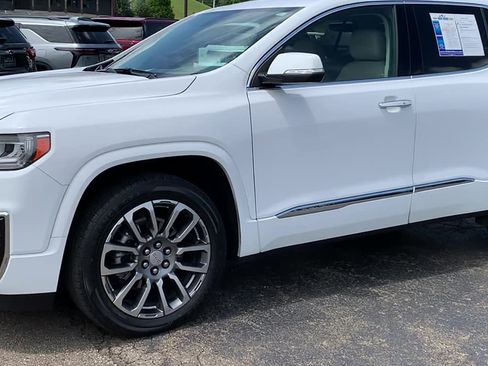 Used 2023 GMC Acadia Denali AWD/4WD image 9