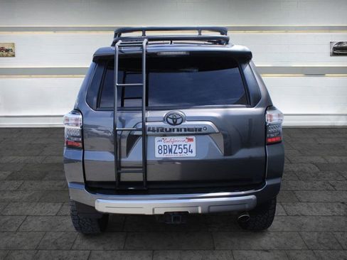 Used 2018 Toyota 4Runner SR5 image 6