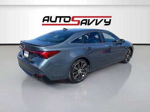 Used 2019 Toyota Avalon Touring w/ Advanced Safety Package image 7