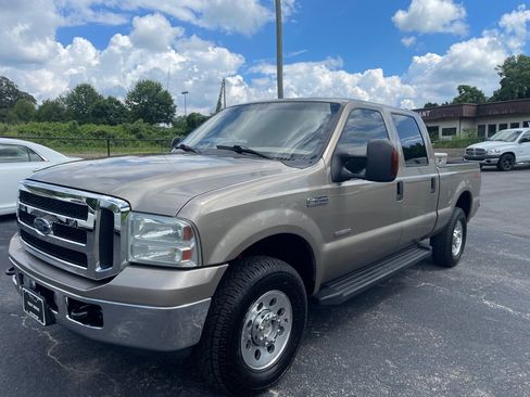 Used 2006 Ford F250 4x4 Crew Cab Super Duty image 2