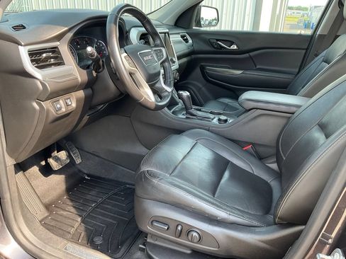 Certified 2017 GMC Acadia SLT FWD image 3