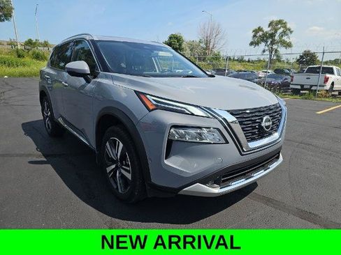 Certified 2022 Nissan Rogue Platinum w/ Head-Up Display Package AWD/4WD image 1