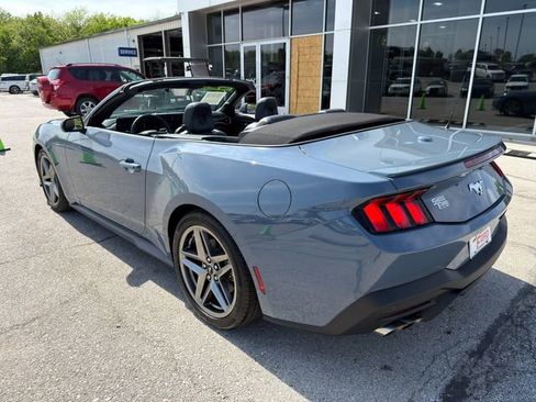 Used 2025 Ford Mustang Premium RWD image 5