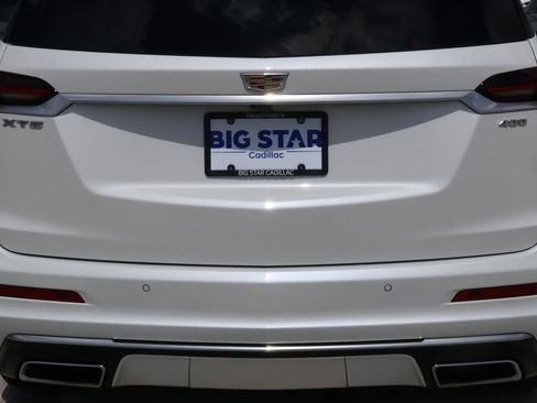 Used 2023 Cadillac XT6 Premium Luxury w/ LPO, Floor Liner Package FWD image 10