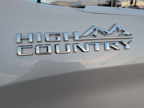 Used 2025 Chevrolet Silverado 1500 High Country AWD/4WD image 5