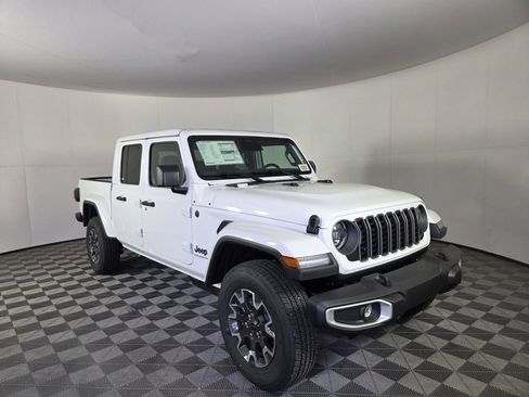 New 2026 Jeep Gladiator Sport image 2
