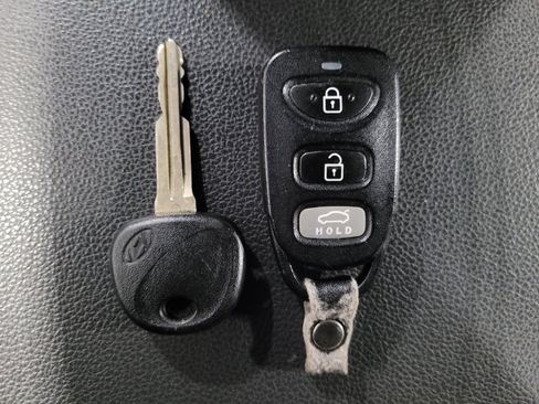 Used 2019 Hyundai Elantra SE w/ Cargo Package image 32