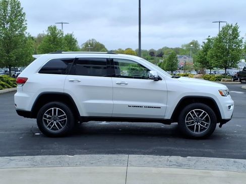 Used 2022 Jeep Grand Cherokee Limited AWD/4WD image 5
