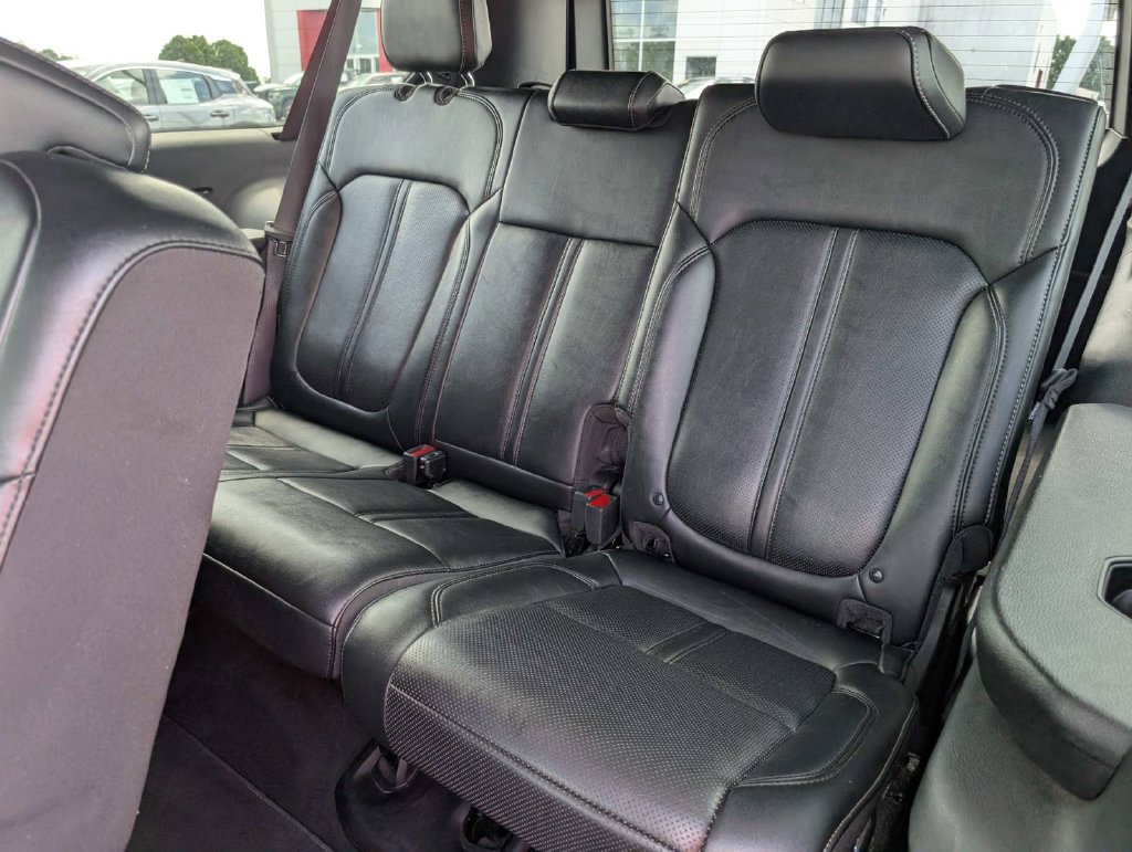 Used 2024 Jeep Wagoneer L Series III w/ Flexible Seating Group AWD/4WD image 19