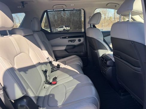 Certified 2023 Honda Pilot Touring image 10