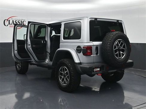 Used 2024 Jeep Wrangler Unlimited Rubicon image 39
