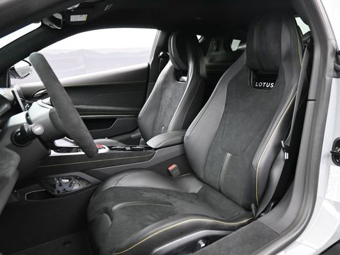 New 2025 Lotus Emira image 5