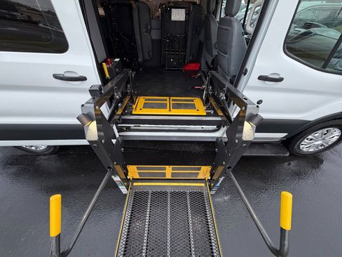 Used 2017 Ford Transit 350 XL image 19