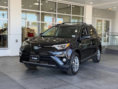 Certified 2018 Toyota RAV4 XLE w/ Convenience Package AWD/4WD image 2