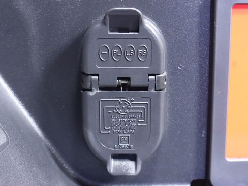 Used 2020 Chevrolet Silverado 1500 Custom Trail Boss image 33