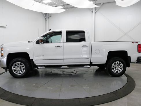 Used 2019 Chevrolet Silverado 2500 LTZ w/ Duramax Plus Package AWD/4WD image 4