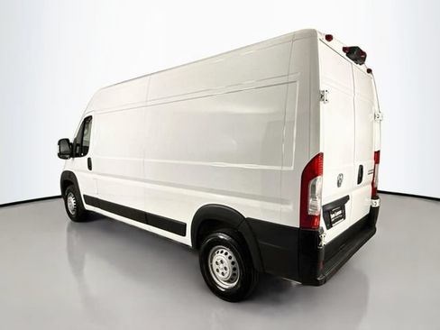 Used 2024 RAM ProMaster 2500 w/ Convenience Group FWD image 5