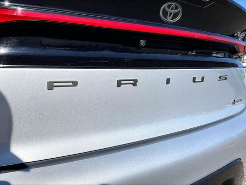 Used 2023 Toyota Prius XLE image 30