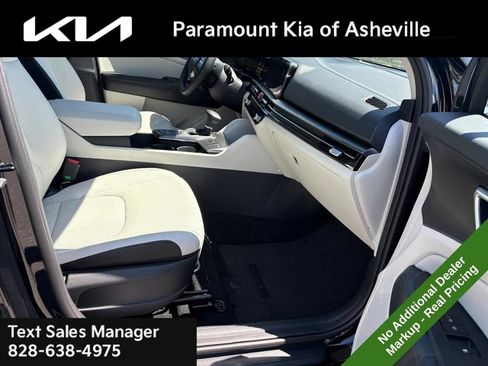 New 2026 Kia Sportage EX FWD image 19