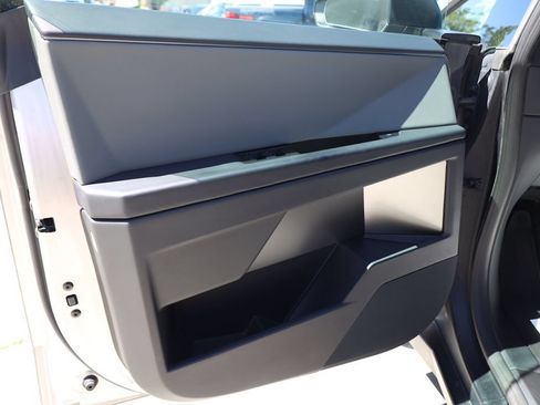 Used 2025 Tesla Cybertruck AWD Crew Cab image 10