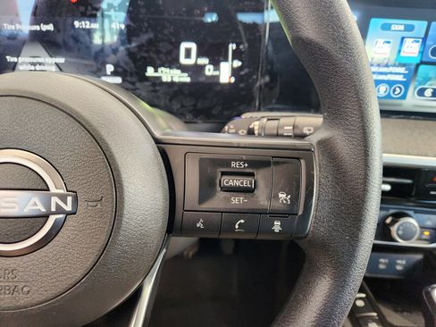 Used 2025 Nissan Kicks SV image 31