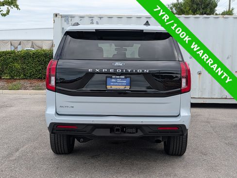 Certified 2025 Ford Expedition Active RWD image 5