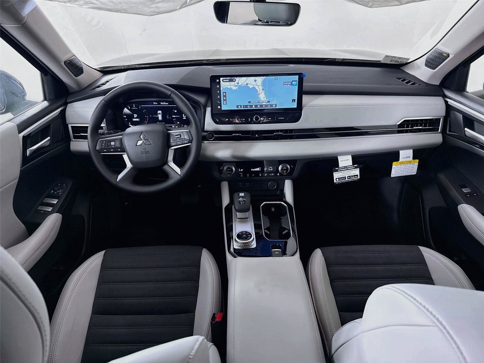 New 2026 Mitsubishi Outlander SE FWD image 3