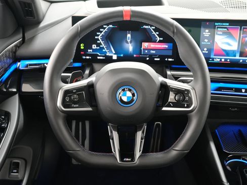 Used 2025 BMW i5 M60 w/ Premium Package AWD/4WD image 12