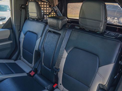 Used 2023 Ford Bronco Wildtrak image 32