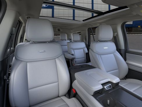 New 2026 Ford Expedition Platinum AWD/4WD image 10
