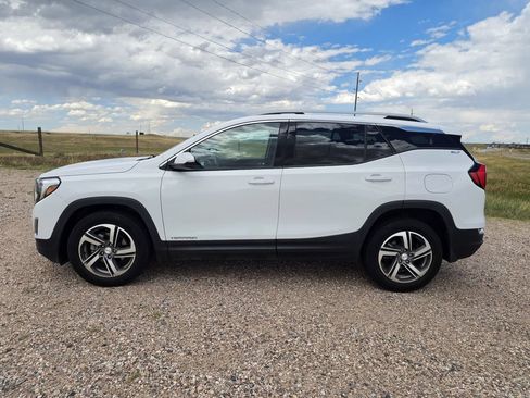 Used 2020 GMC Terrain SLT AWD/4WD image 2