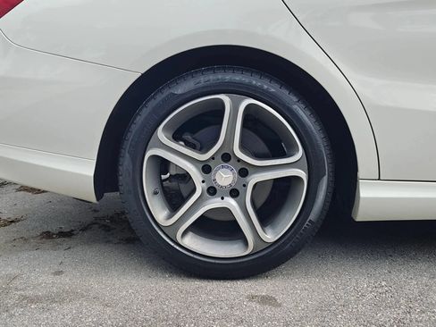 Used 2014 Mercedes-Benz CLA 250 image 32